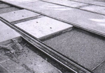 Assembled tramway track structuree