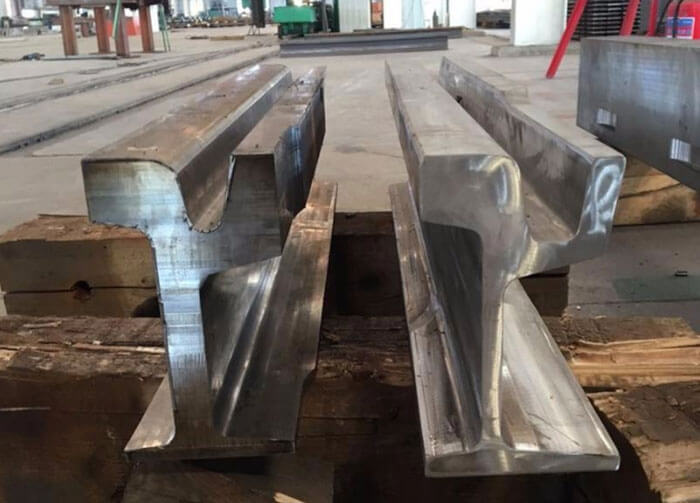 Grooved rail