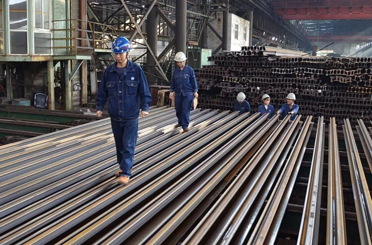 Laying Process of Tram Rails