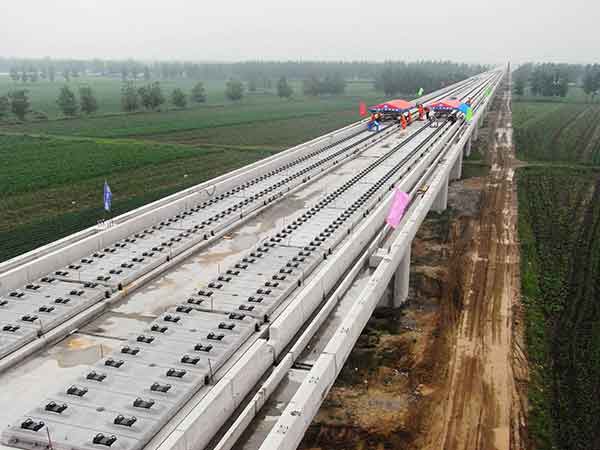 non-ballasted railway track