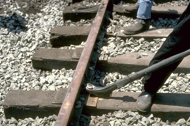 pull off the railroad spike