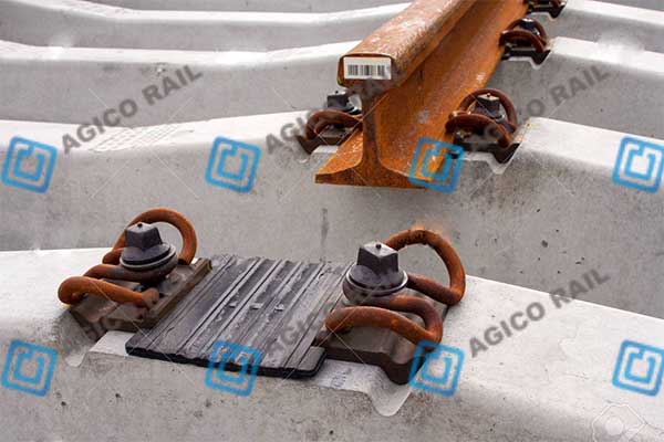 rubber railway pad in railway fastening system