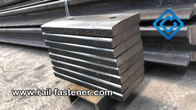 Rail expansion joint