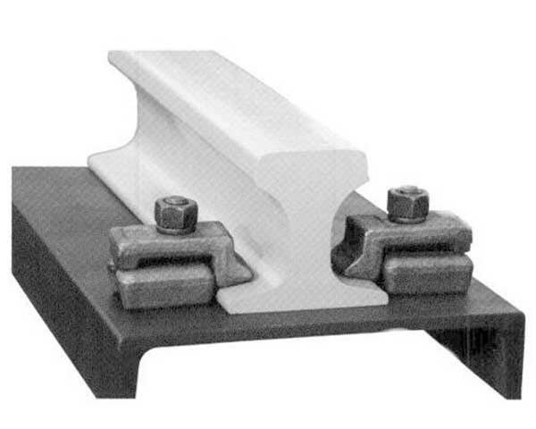 rail retainer in rail fastening system